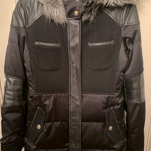 JUICY COUTURE Black puffer coat with faux fur hood-womens small - Picture 2 of 5